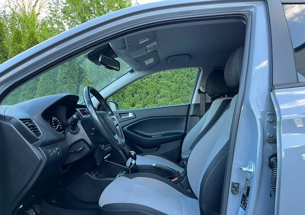 Hyundai i20 cena 35900 przebieg: 131000, rok produkcji 2015 z Stryków małe 497